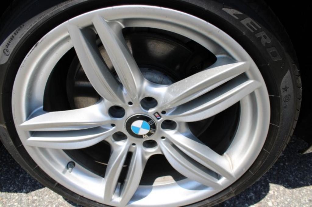 2016 BMW 5-Series 550i photo