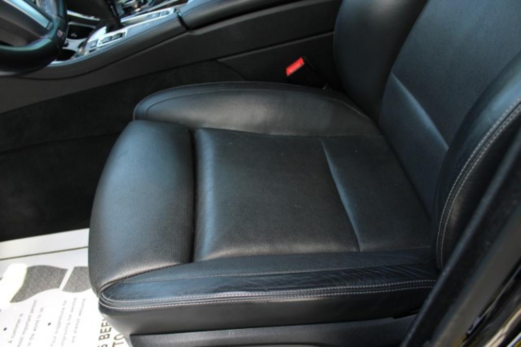2016 BMW 5-Series 550i photo