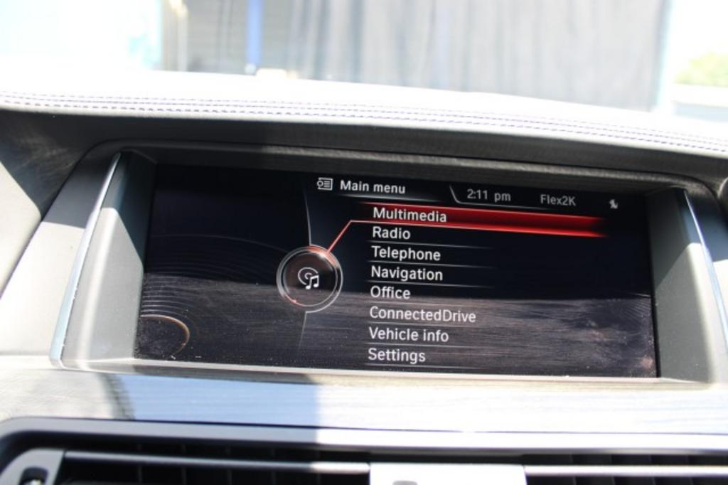 2016 BMW 5-Series 550i photo