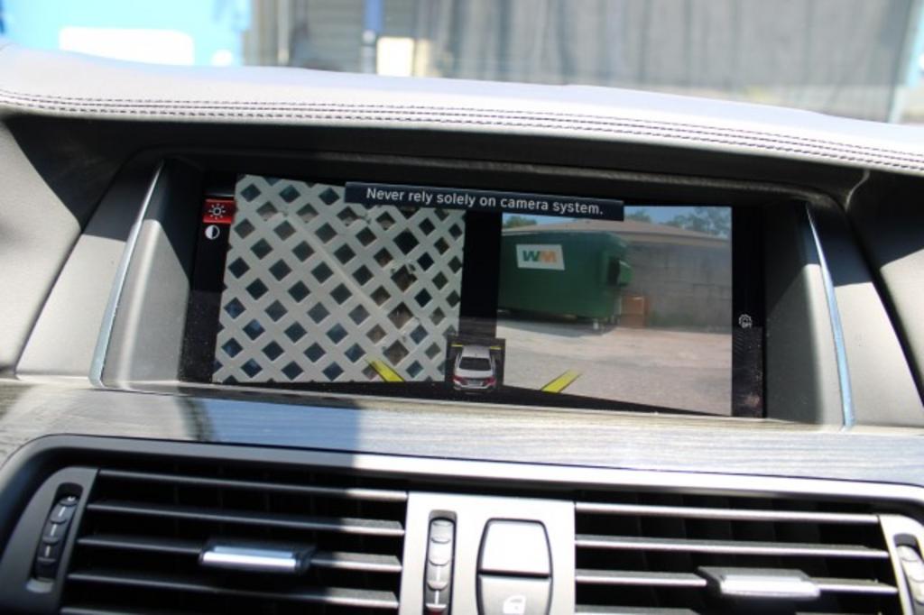 2016 BMW 5-Series 550i photo