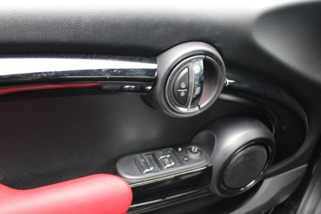 2017 MINI Convertible - $20,988