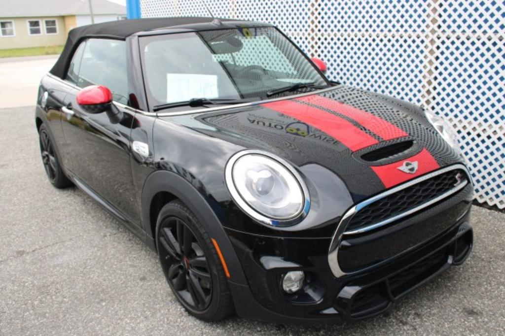 2017 MINI Convertible - $20,988