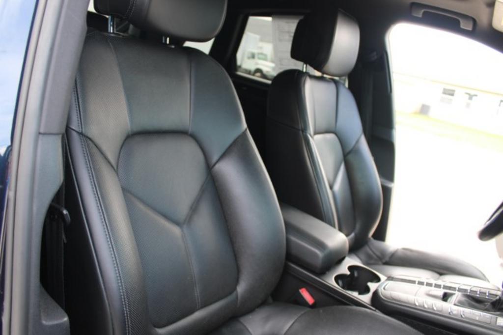 2017 Porsche Macan - $19,988