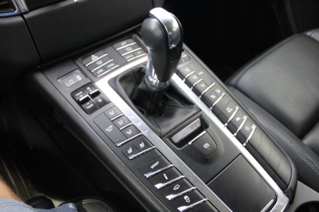 2017 Porsche Macan - $19,988