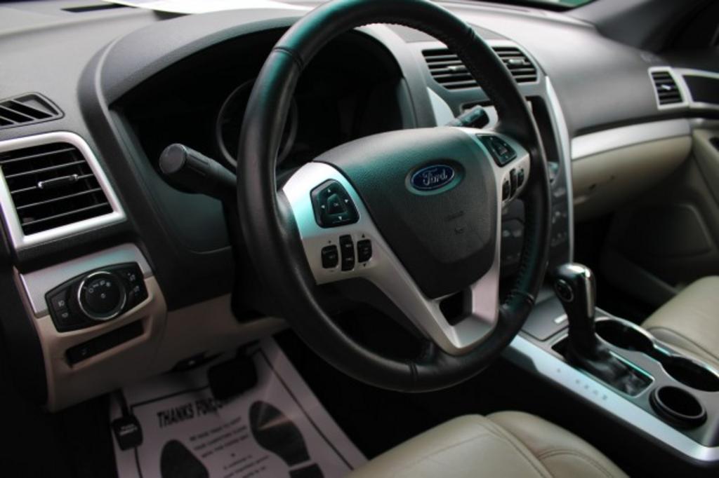 2015 Ford Explorer - $13,988
