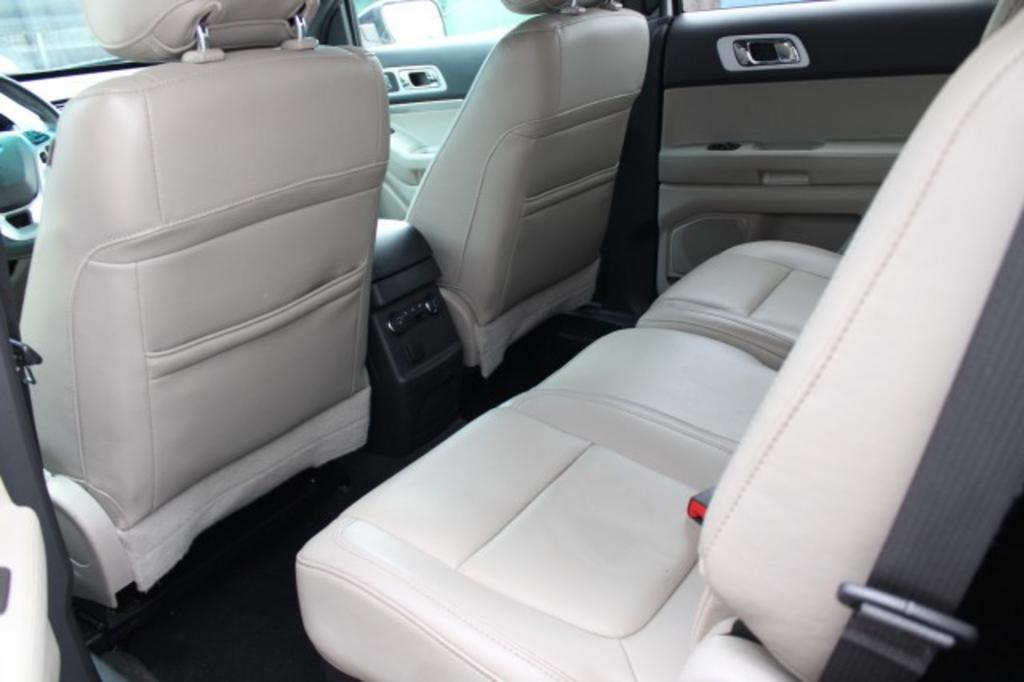 2015 Ford Explorer - $13,988