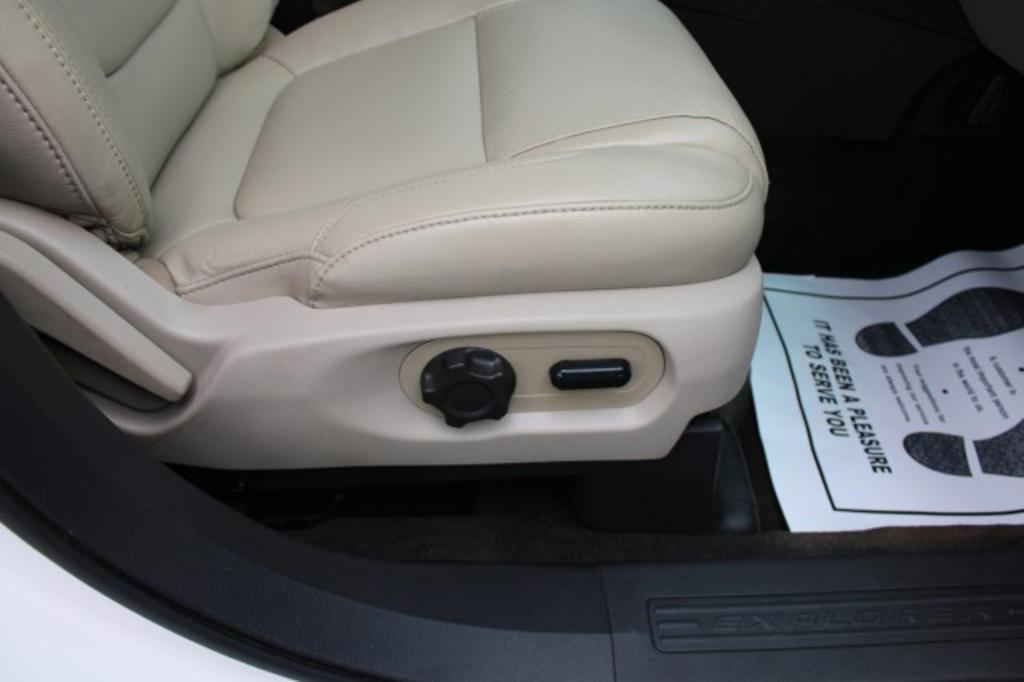 2015 Ford Explorer - $13,988