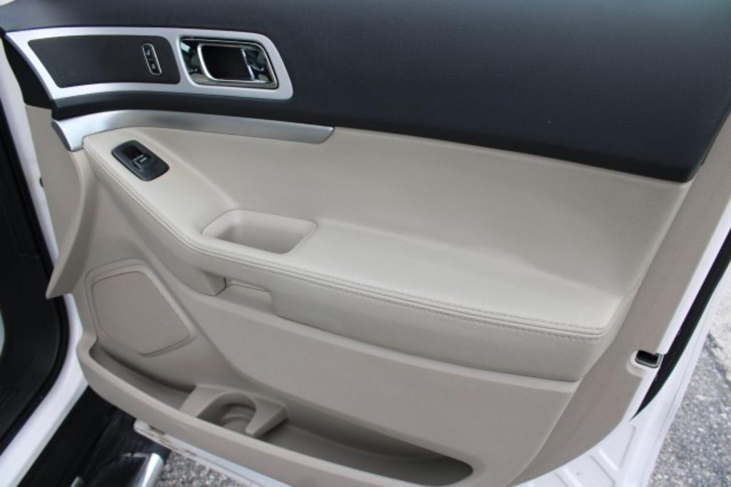 2015 Ford Explorer - $13,988