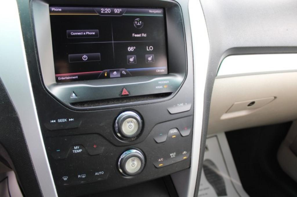 2015 Ford Explorer - $13,988