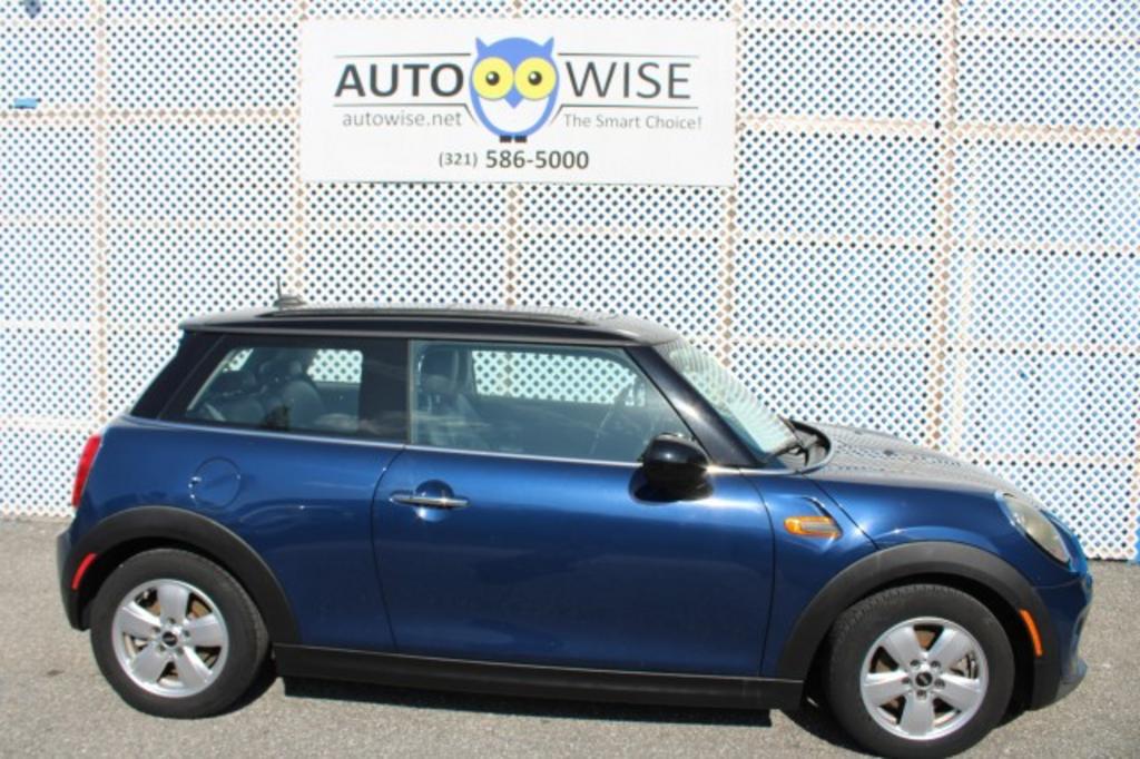 2016 MINI Cooper photo