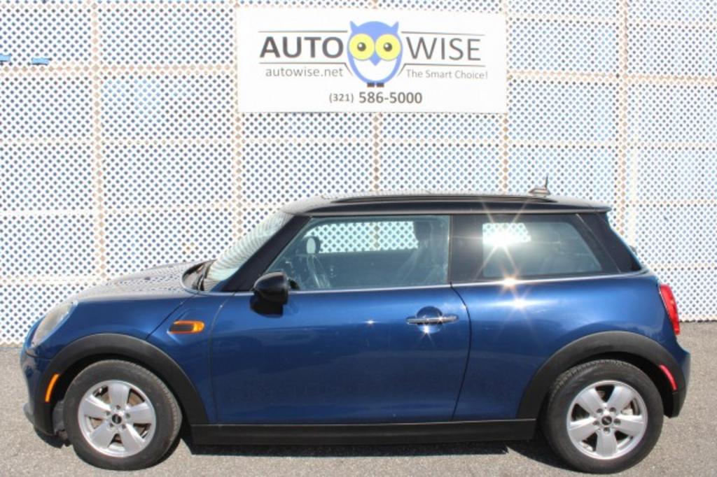 2016 MINI Cooper photo