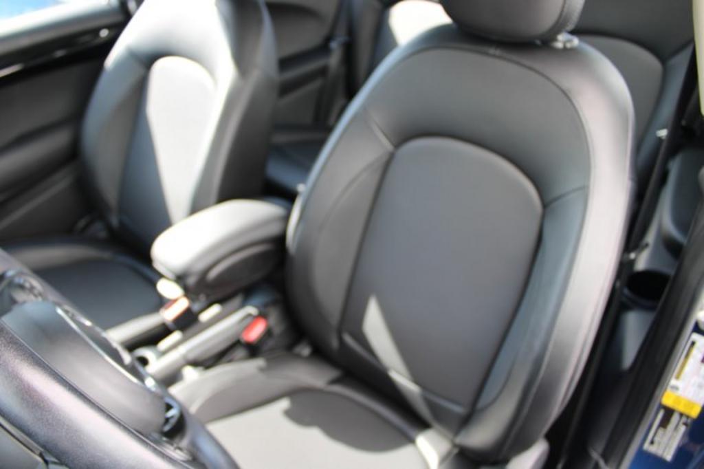 2016 MINI Cooper photo