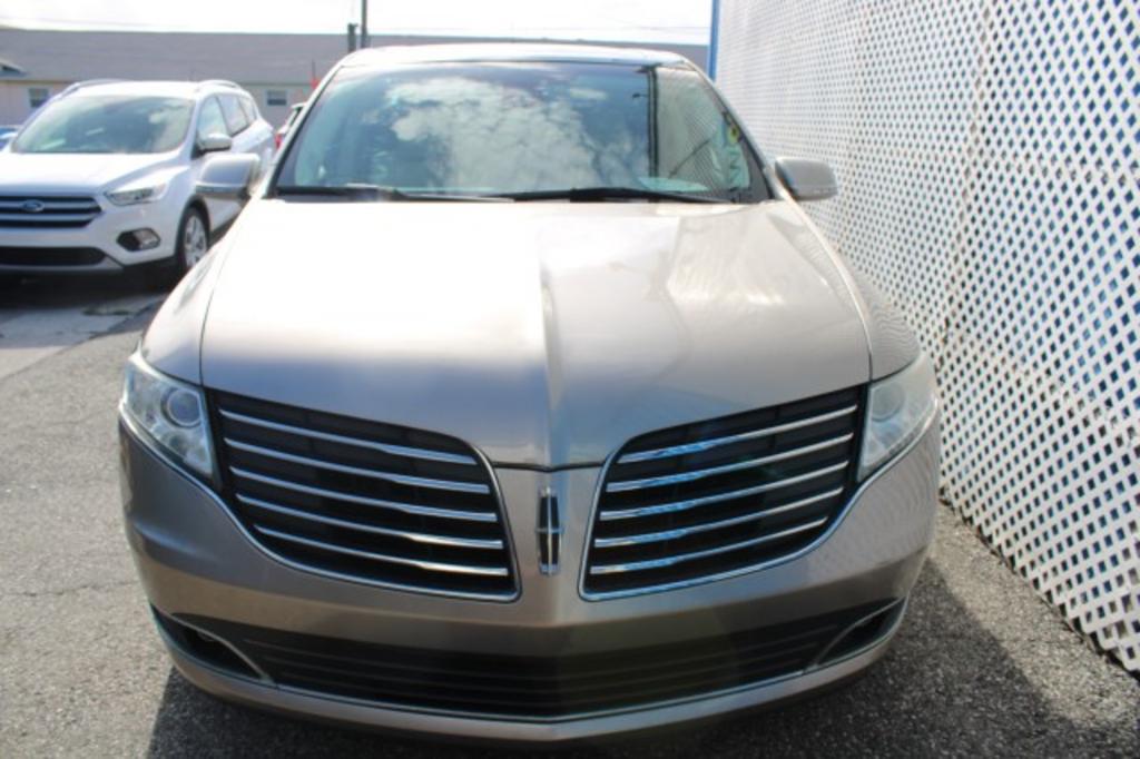 2018 Lincoln MKT - $18,877