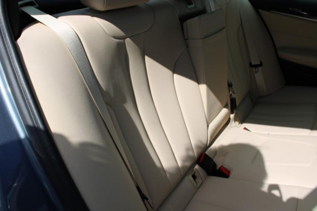 2019 BMW 5-Series 530i photo