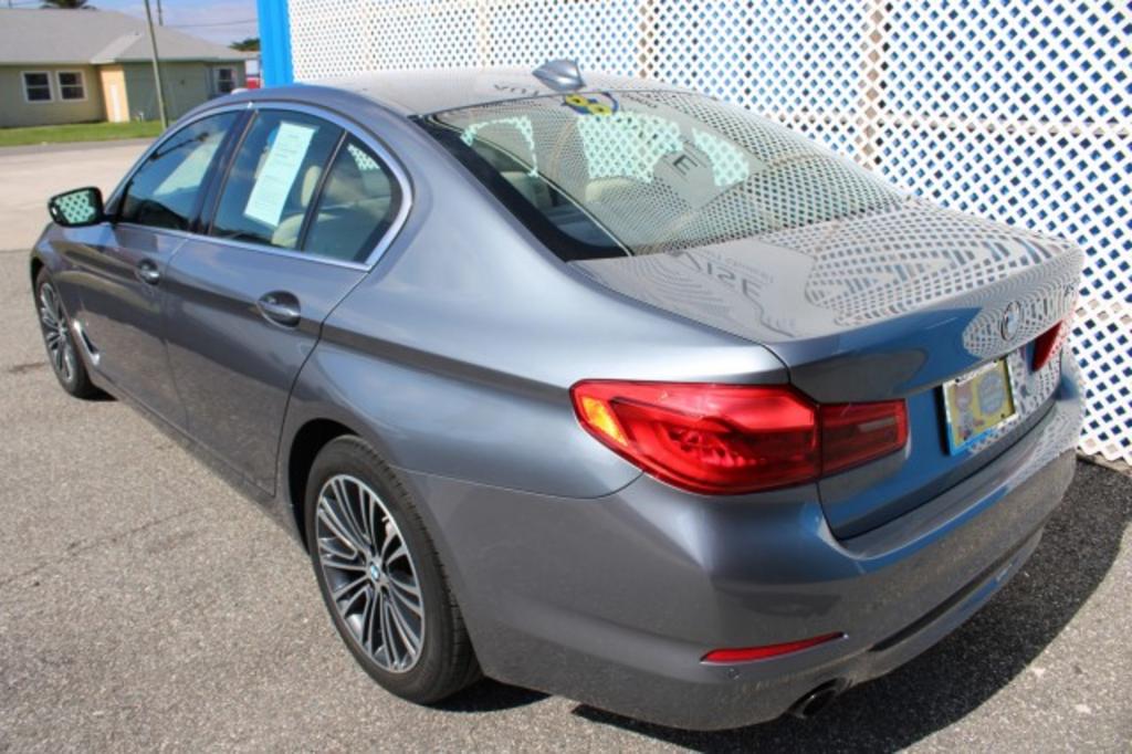 2019 BMW 5-Series 530i photo