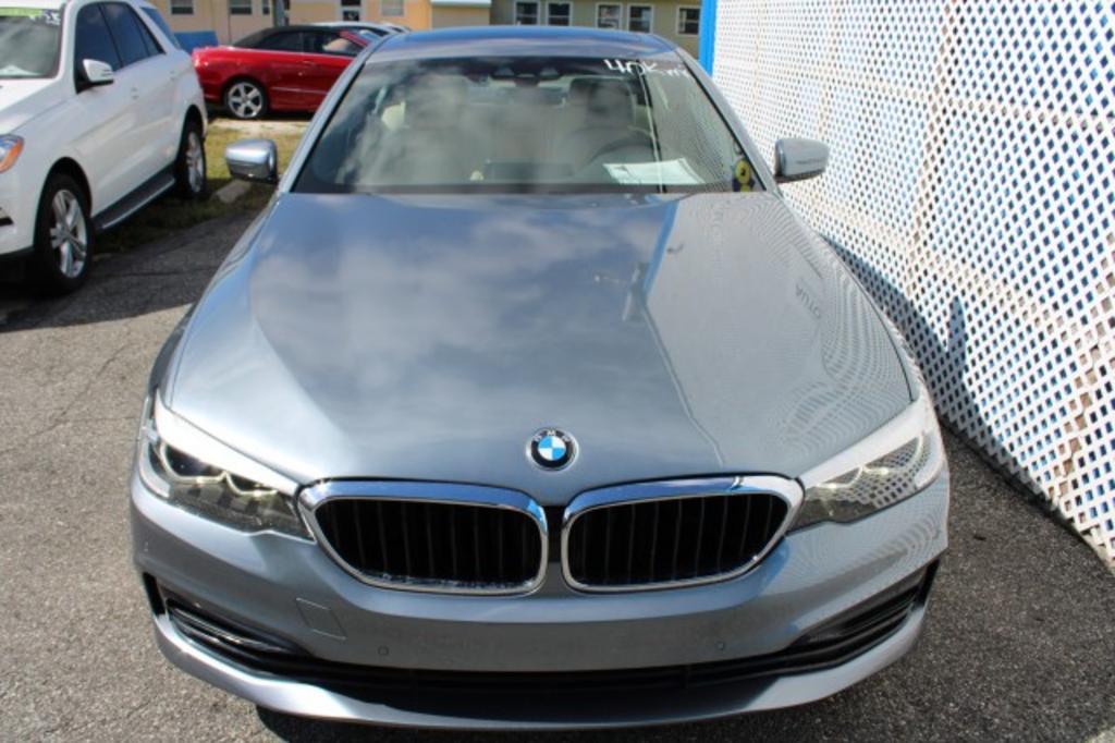 2019 BMW 5-Series 530i photo