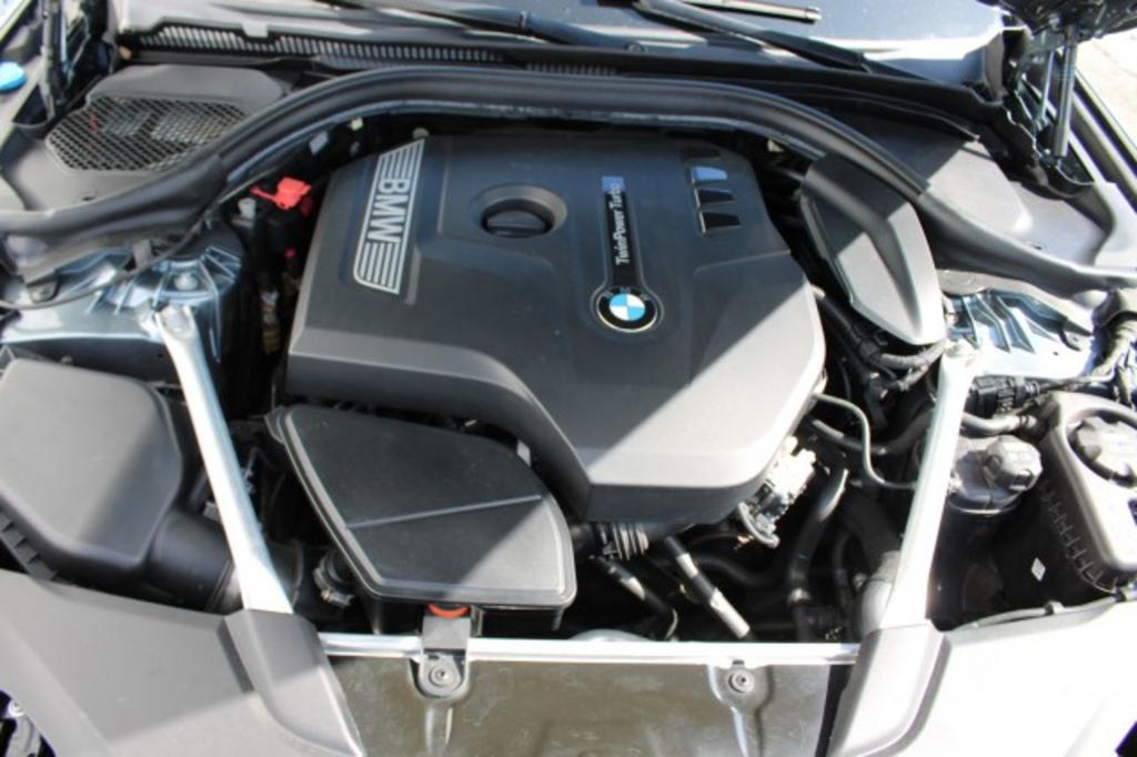 2019 BMW 5-Series 530i photo
