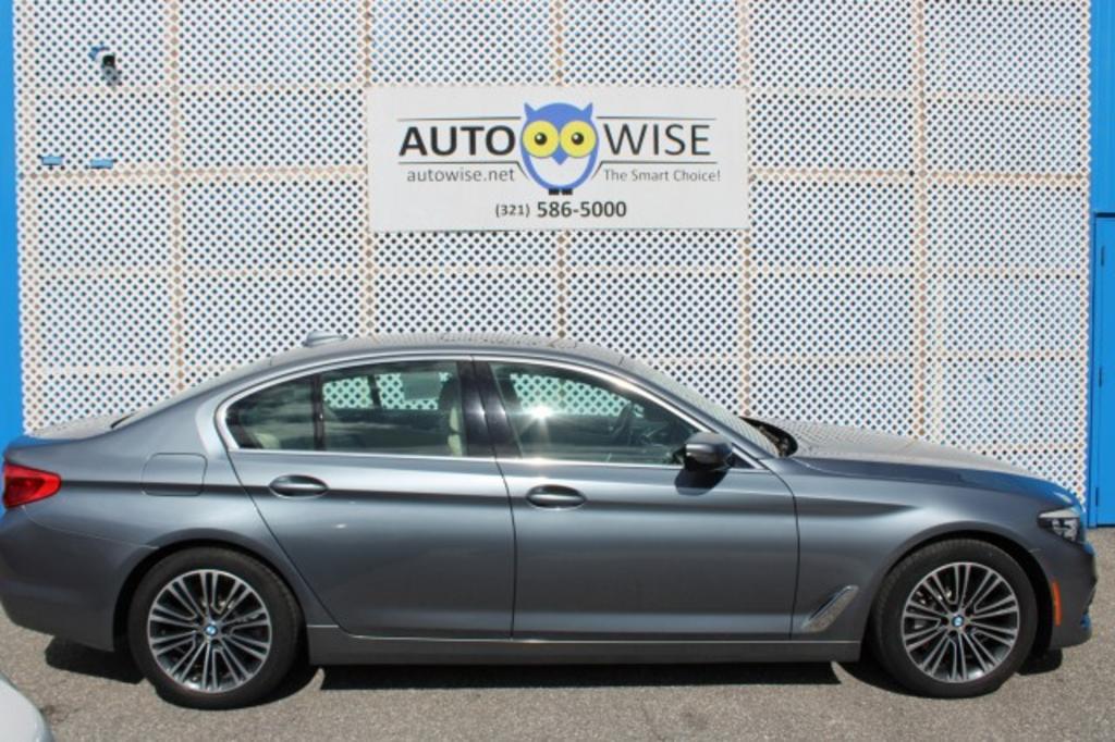 2019 BMW 5-Series 530i photo