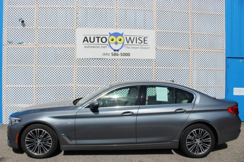 2019 BMW 5-Series 530i photo