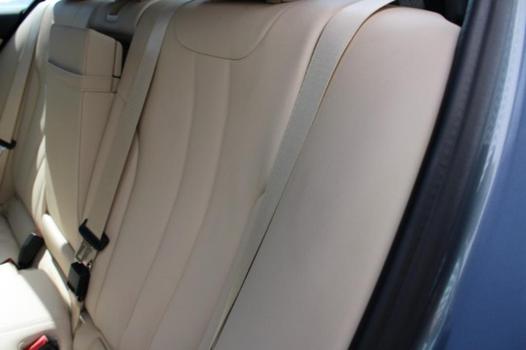 2019 BMW 5-Series 530i photo