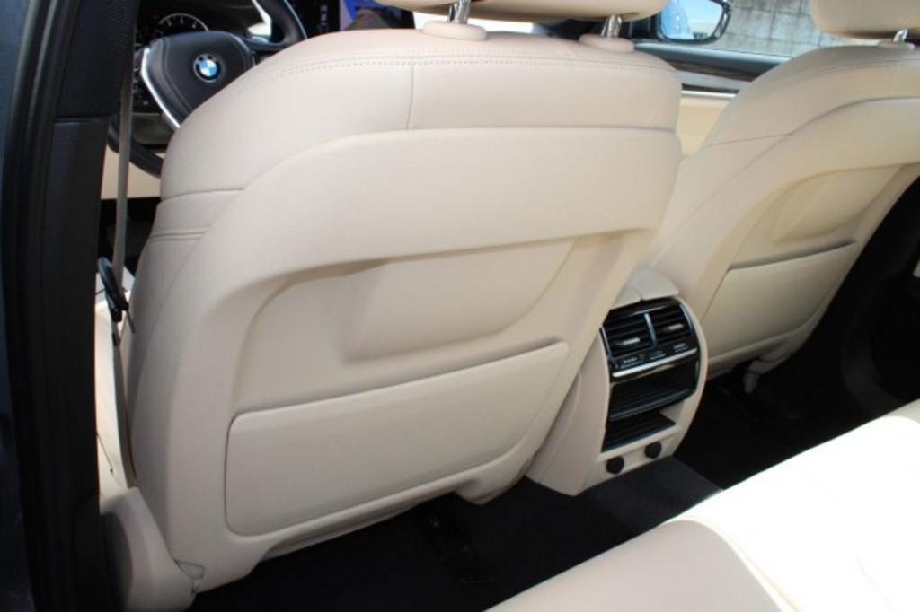 2019 BMW 5-Series 530i photo