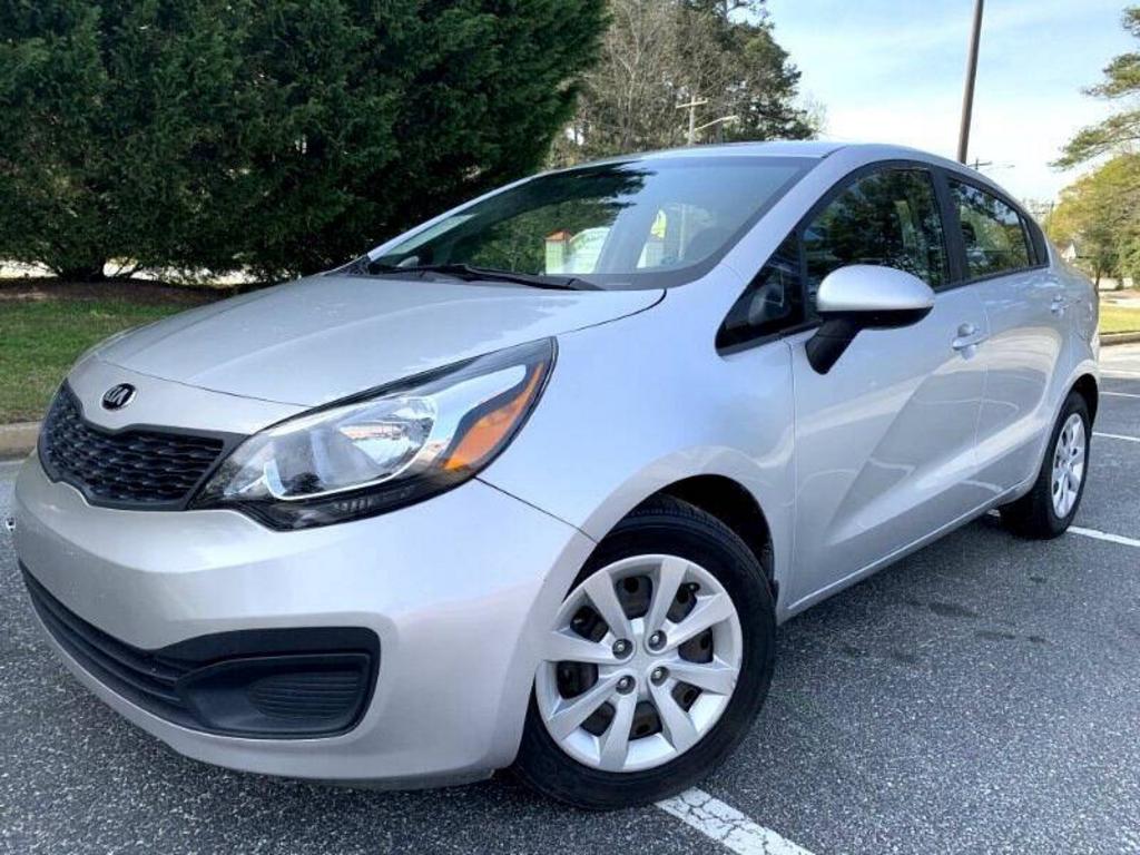 2013 Kia Rio - $3,800
