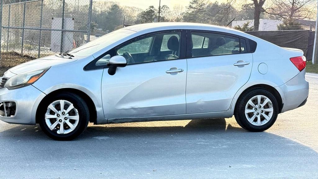 2013 Kia Rio - $3,800