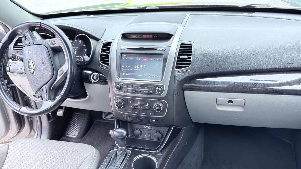 2014 Kia Sorento - $6,850