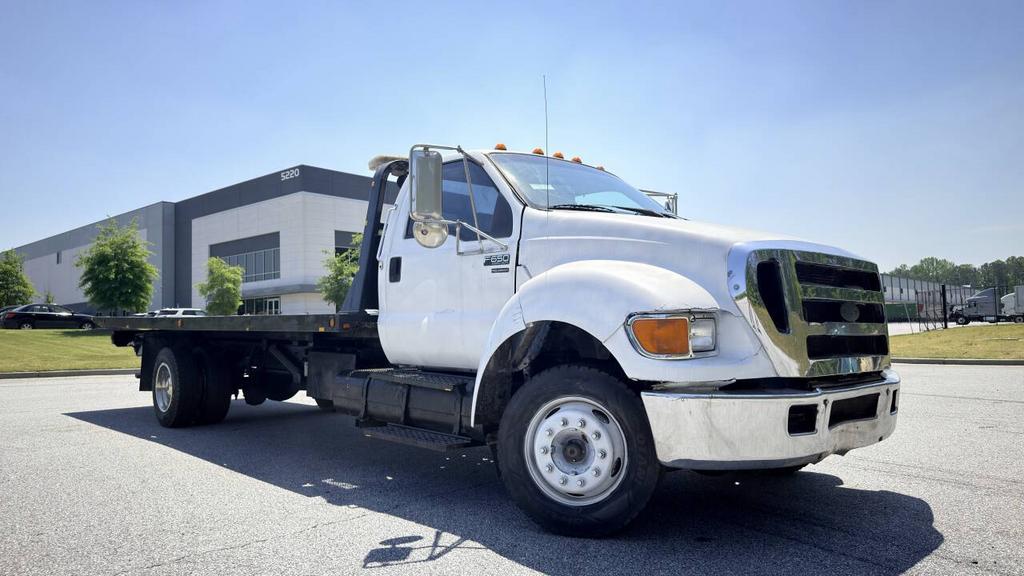 2007 Ford F-650 - $14,800