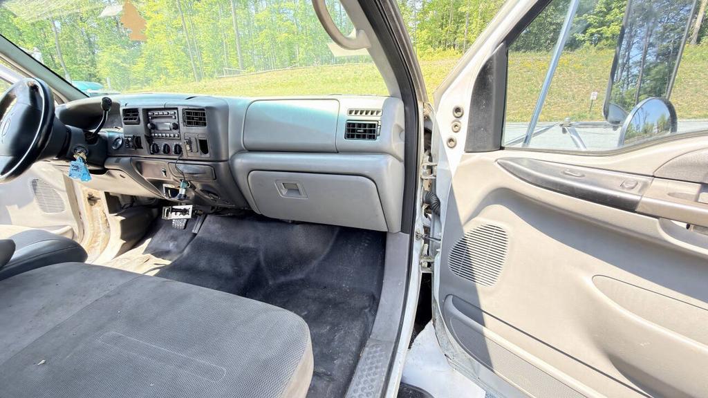 2007 Ford F-650 - $14,800