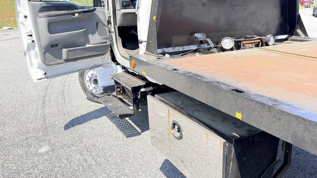 2007 Ford F-650 - $14,800