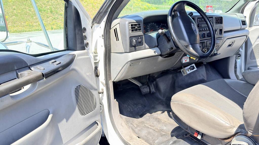 2007 Ford F-650 - $14,800