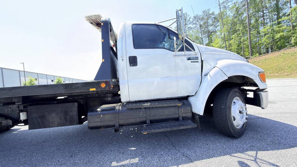 2007 Ford F-650 - $14,800