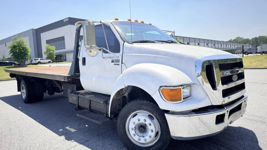 2007 Ford F-650 - $14,800