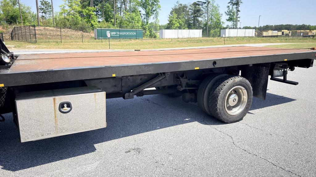 2007 Ford F-650 - $14,800