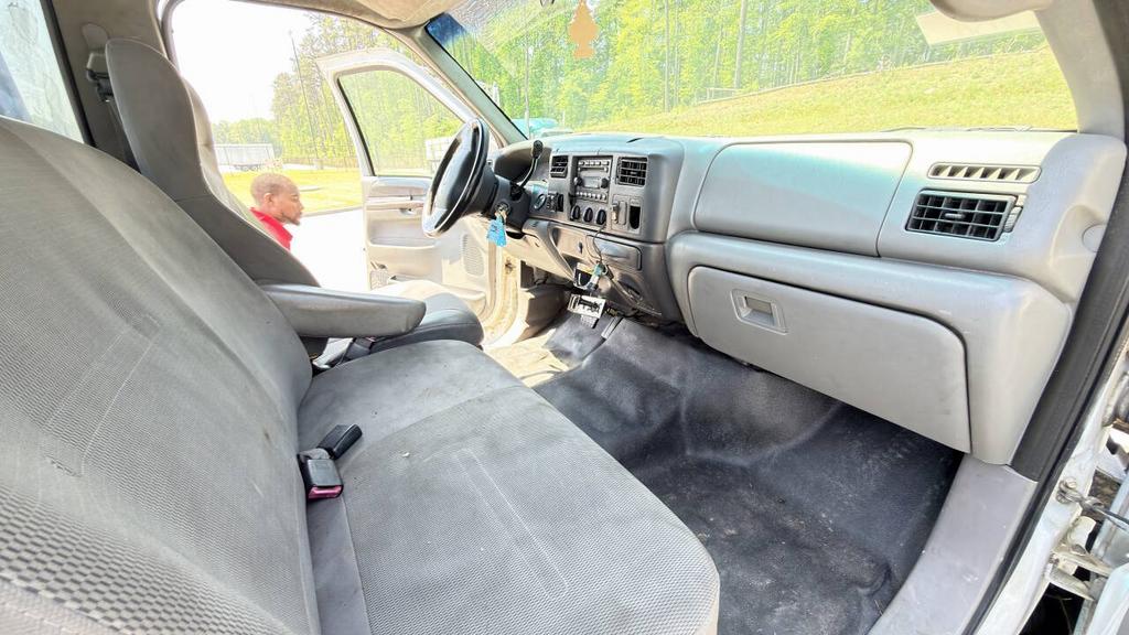 2007 Ford F-650 - $14,800