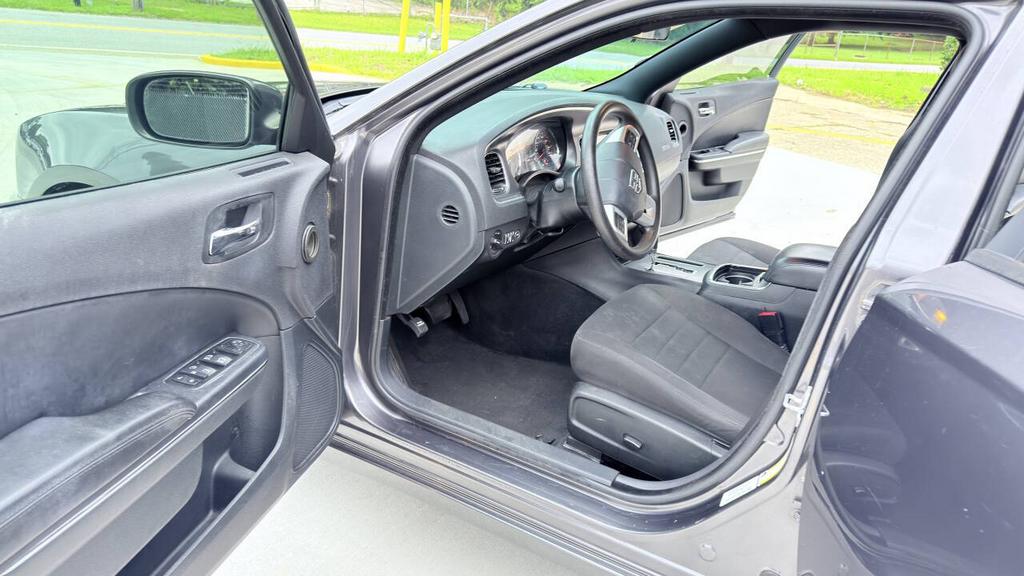 2014 Dodge Charger - $6,300