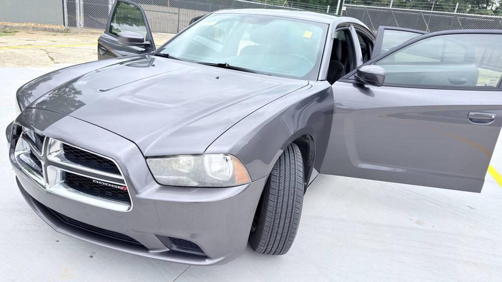 2014 Dodge Charger - $6,300