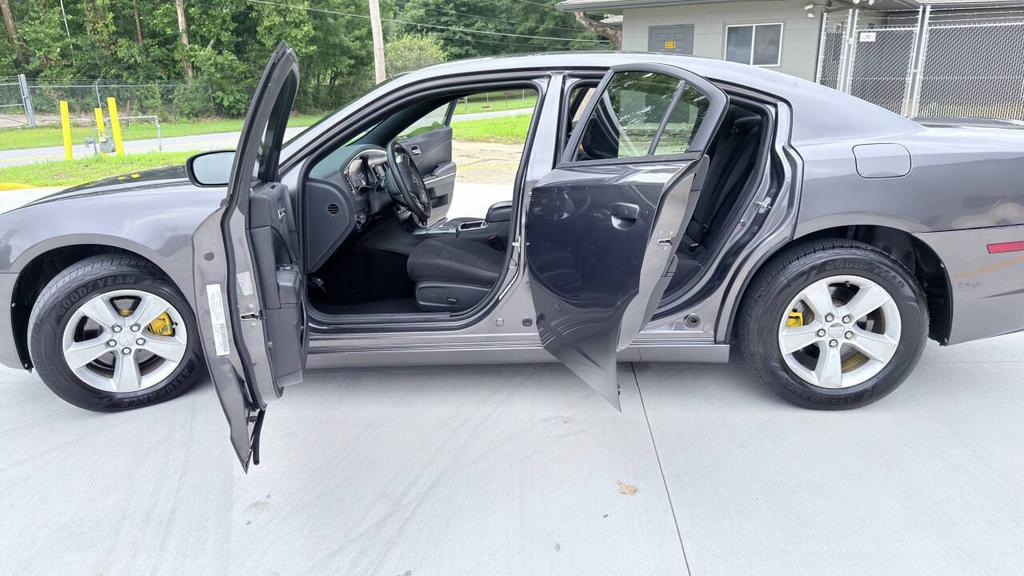 2014 Dodge Charger - $6,300