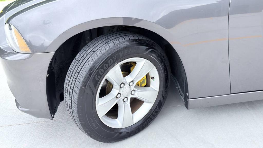 2014 Dodge Charger - $6,300