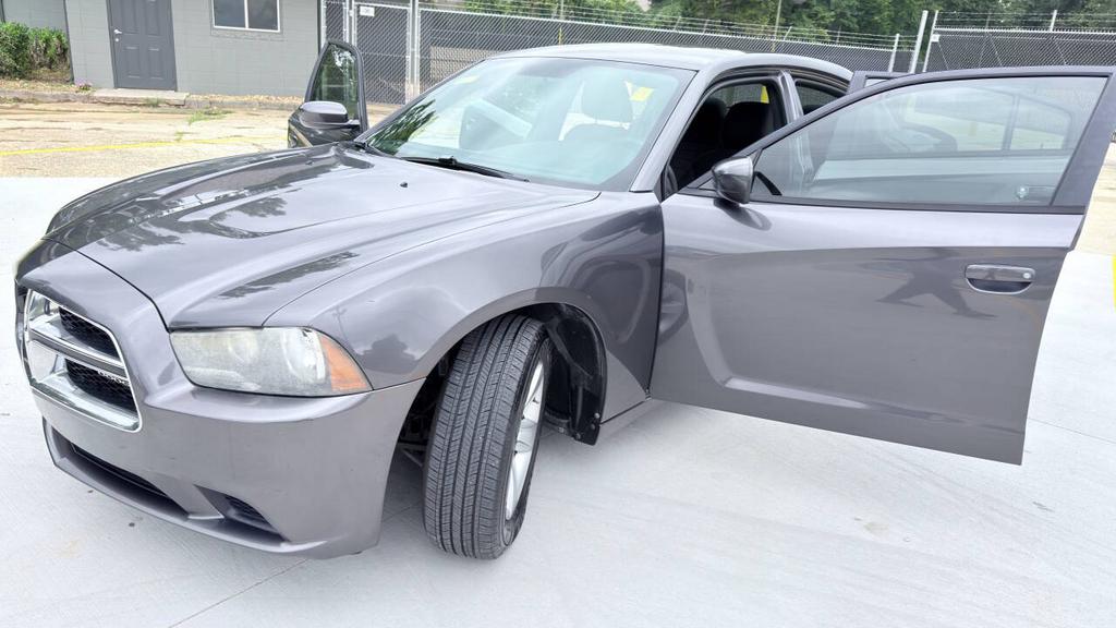 2014 Dodge Charger - $6,300