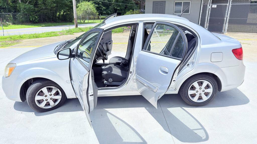 2011 Kia Rio - $3,950