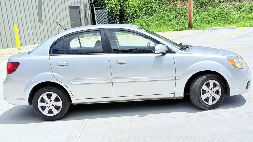 2011 Kia Rio - $3,950
