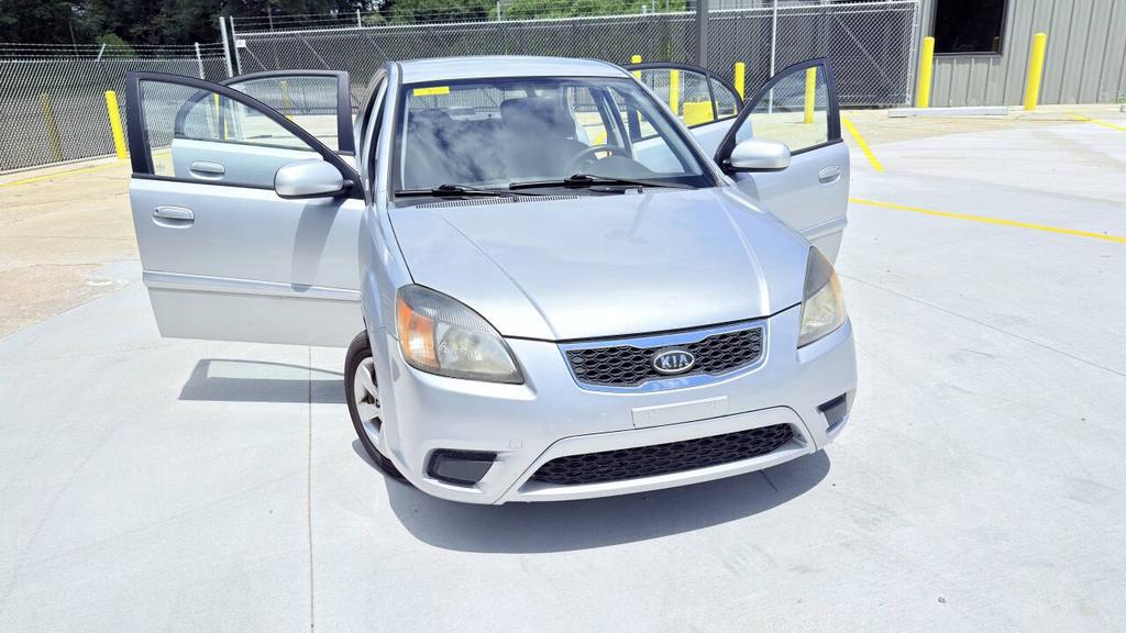 2011 Kia Rio - $3,950