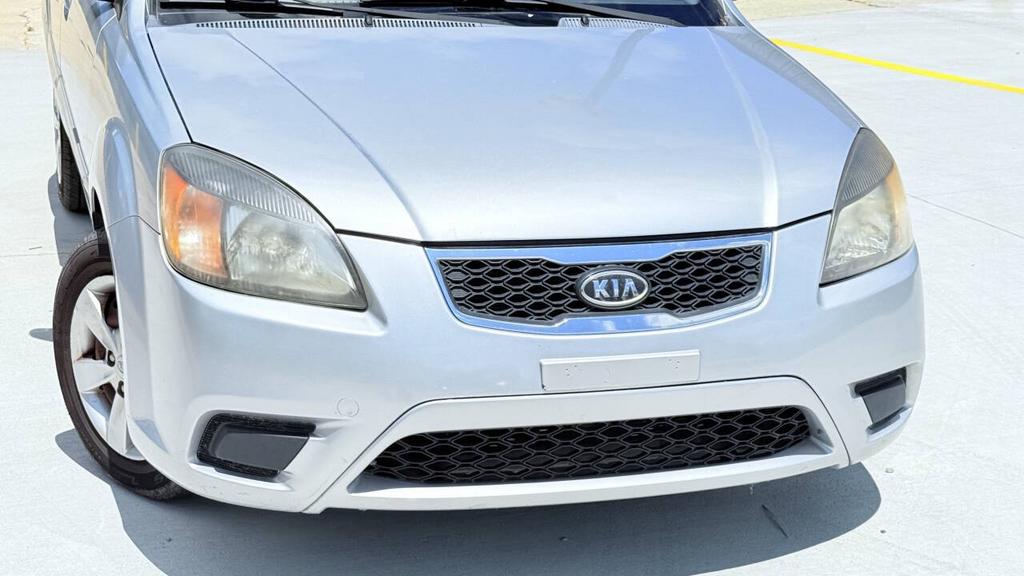 2011 Kia Rio - $3,950