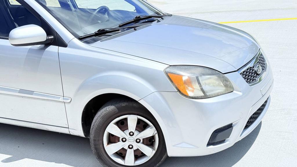 2011 Kia Rio - $3,950