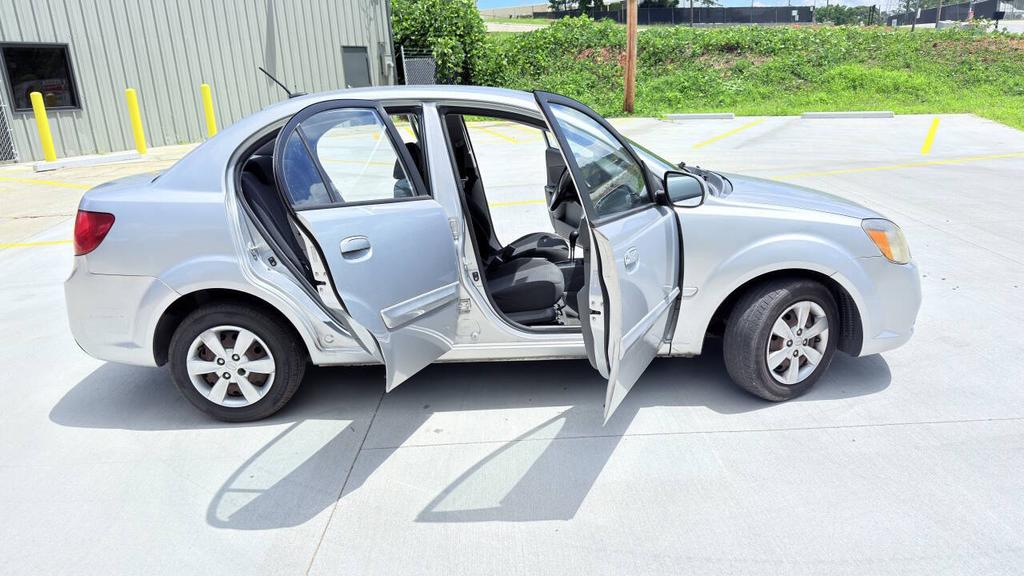 2011 Kia Rio - $3,950