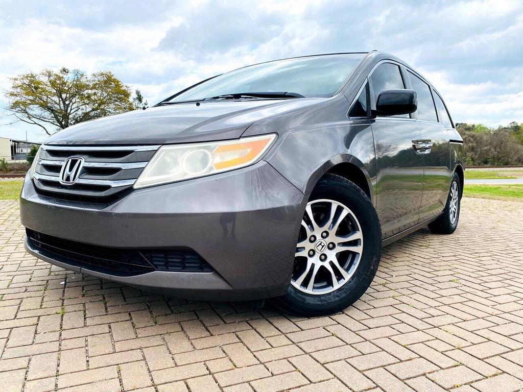2011 Honda Odyssey - $9,000