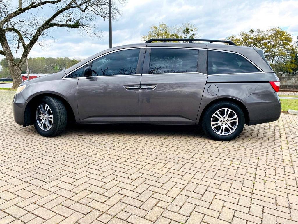 2011 Honda Odyssey - $9,000
