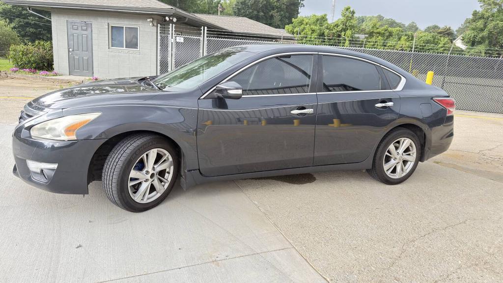 2015 Nissan Altima - $4,900
